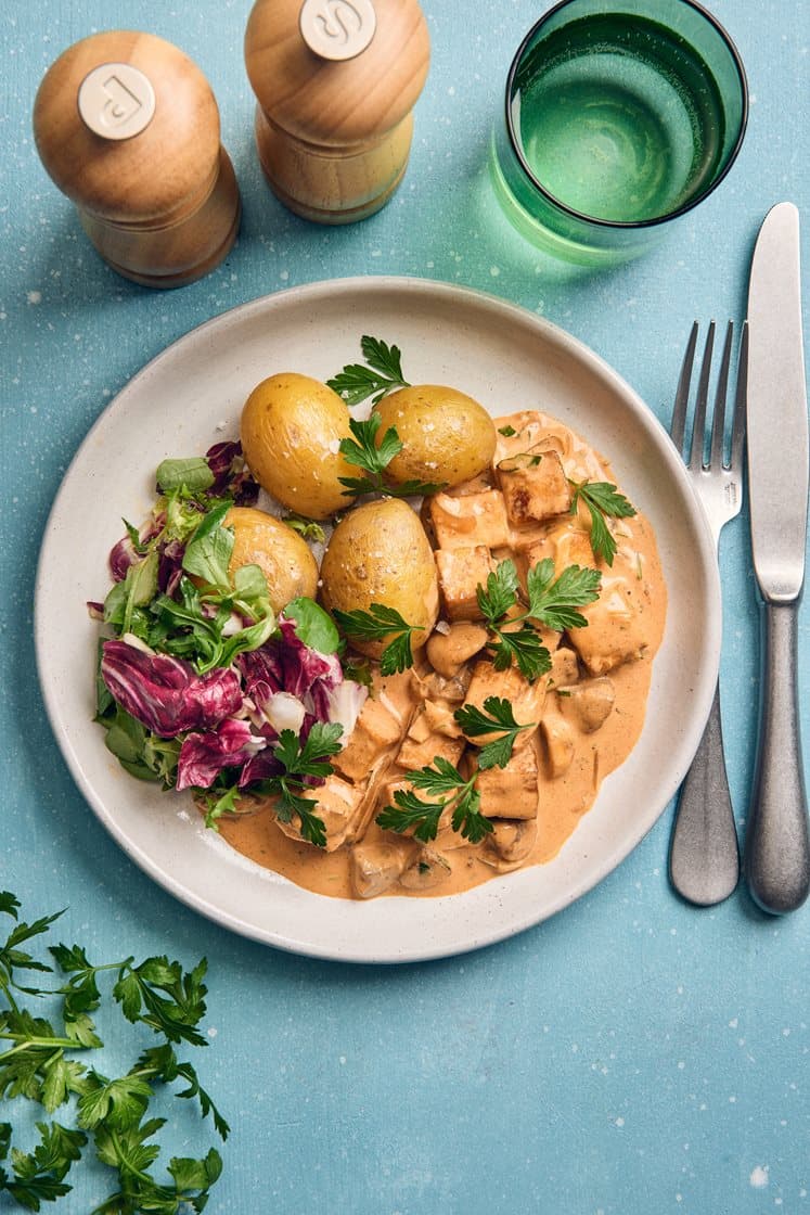 Tofu Stroganoff med champinjoner och potatis